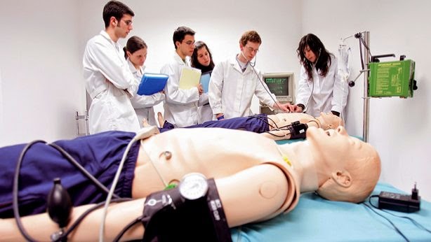 INTRODUCCIÓN A LA SIMULACIÓN CLÍNICA PARA LA DOCENCIA EN CIENCIAS DE LA SALUD